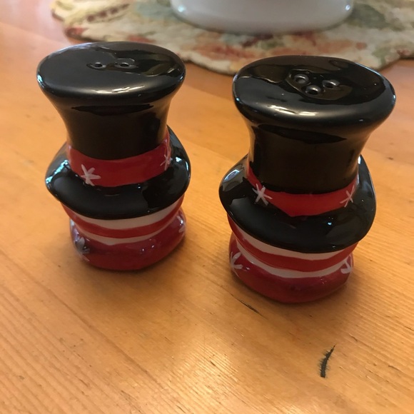 ⛄️ Snowmen Salt & Pepper Shakers - Picture 4 of 6